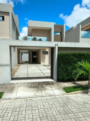 Morar bem começa pela localização: rua privativa e próximo ao Colégio Ágape.