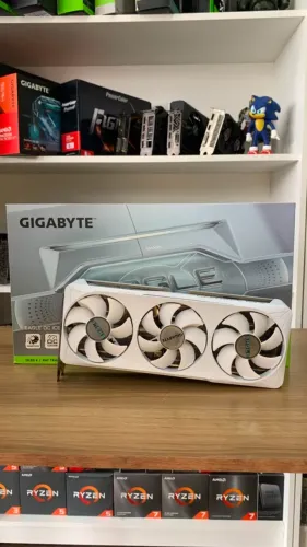 GeForce RTX 5070 EAGLE OC ICE 12GB