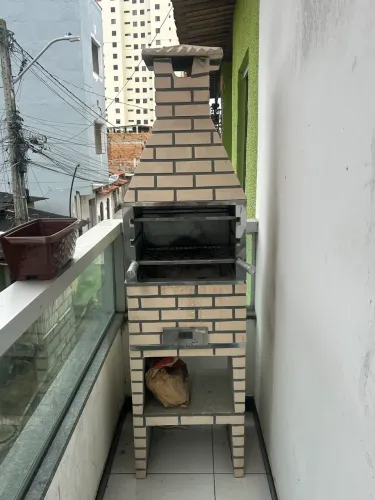 Churrasqueira de tijolinho pré-moldada, grande e completa