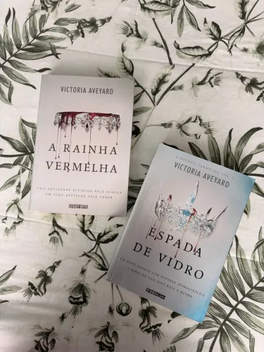 Livros da Série ?A Rainha Vermelha?