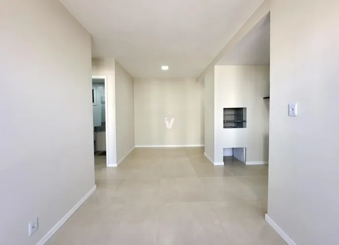 Apartamento para locação, 2 dormitórios, churrasqueira e vaga, no bairro Camobi.
