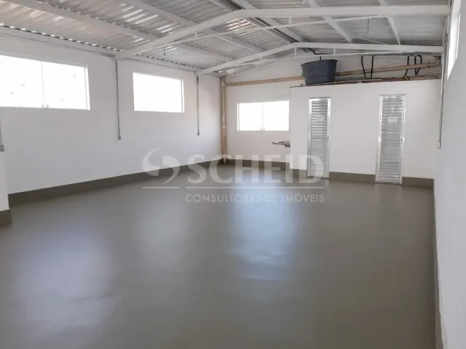 Galpão na Rua Cidade de Santos, 340 200 m²