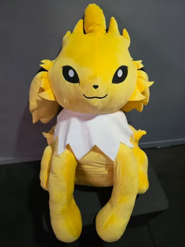 PELÚCIA POKÉMON JOLTEON (SEGUIDORES DO TIKTOK TEM R$ 50,00 OFF)
