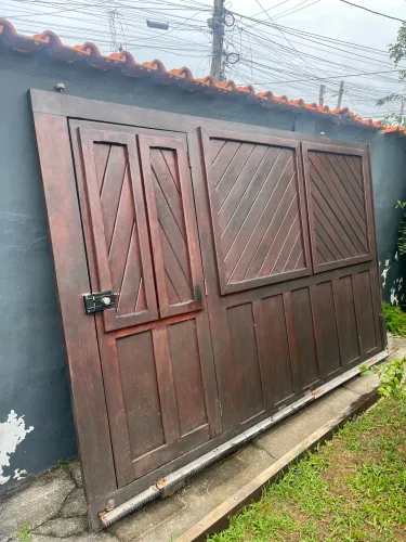 Portão de madeira 3,1 x 2,1 metros 