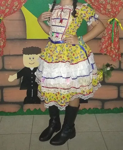 Vestido junino feminino. Veste de 8 a 12 anos