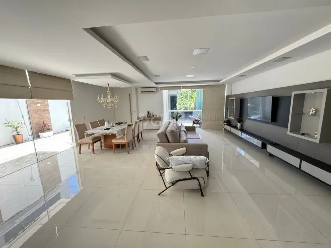 Casa de 285m² com 4 quartos sendo 3 suítes no Monte Verde