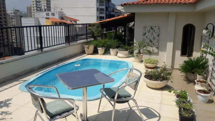 Cobertura com 4 quartos á venda no Ingá