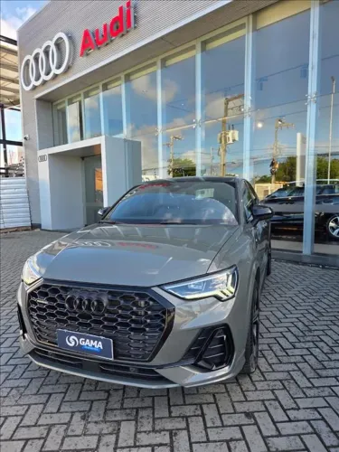 Audi Q3 Perf. Black 2.0 TFSI Tiptr. Quattro 2025
