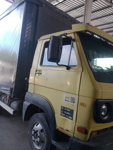 Caminhão wv 9150 delivery 2011