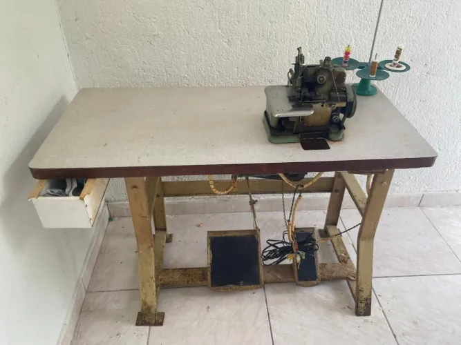 Máquina overlok