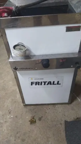 Fritadeira Industrial a Gás Venâncio Fritall 30L (Água e Óleo) - Usada