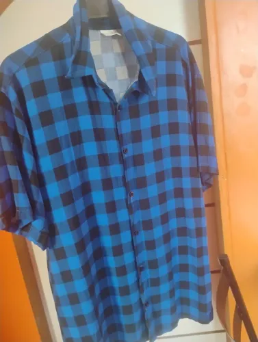 Vendo uma camisa xadrez masculina tamanho M