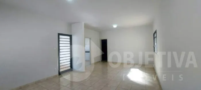 Casa para aluguel, 3 quartos, 2 suítes, 6 vagas, OSVALDO REZENDE - UBERLANDIA/MG