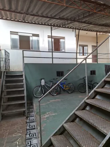 Vendo duas meia águas 44m2, duas kitnets pequenas e duas grandes