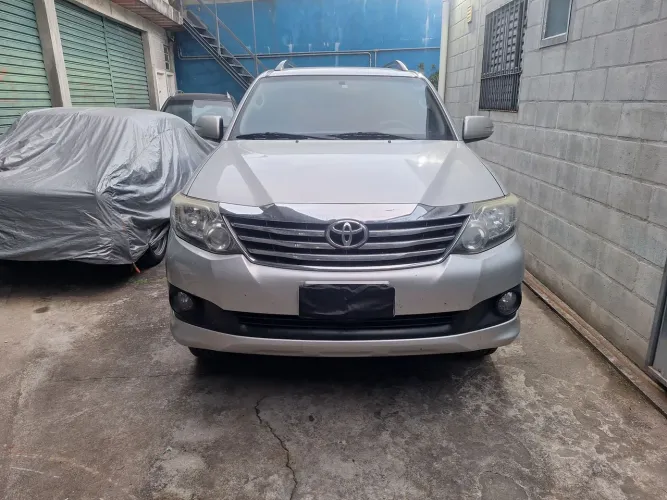 Toyota Hilux SW4 SR 4X2 2.7/ 2.7 Flex 16V Aut. 2012