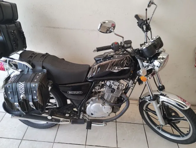 Suzuki Intruder 125 ano 2014