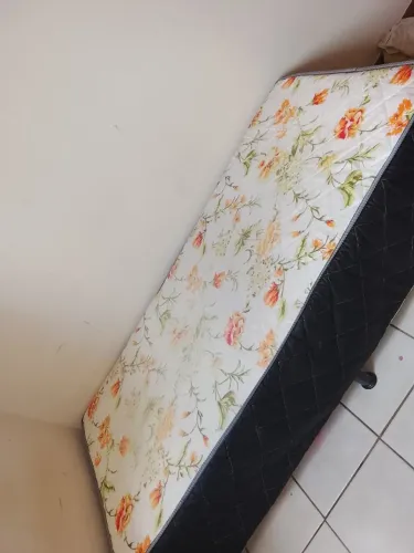 Cama de solteiro 