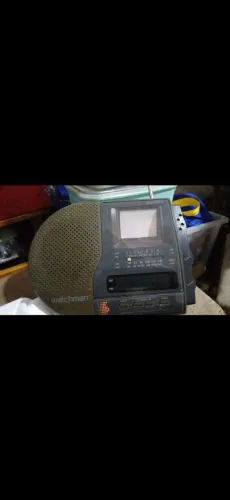 TV MINI COM RADIO AM FM ALARMES