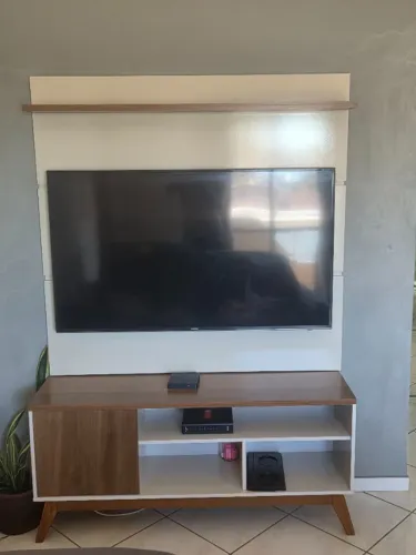 Painel para TV 1,95m A x 145m C