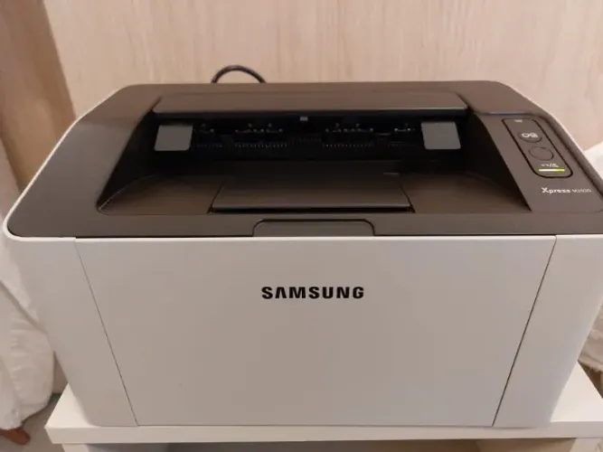 Impressora Laser branco/preto Samsung modelo Xpress M2020