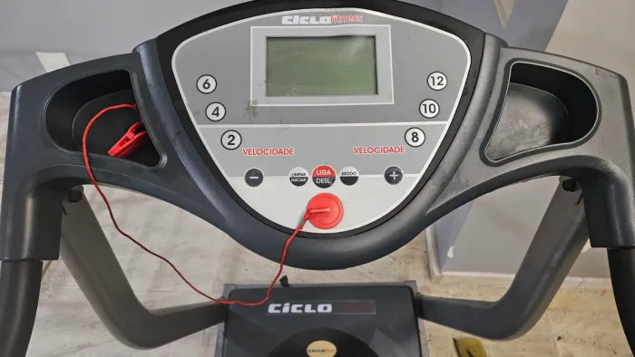 Esteira CICLOfitess CI1010 DOBRÁVEL COM RODINHAS 
