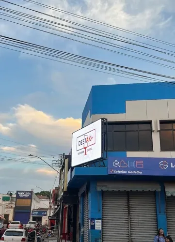 Painel outdoor digital 3x2 metros completo ainda na garantia