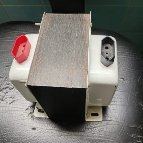 Autotransformador Force Line Power Plus 296 - 3000VA (20A)