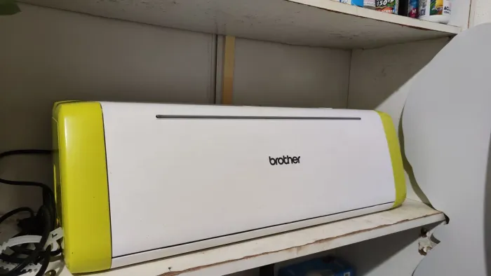 Máquina de recorte Brother scanNcut 