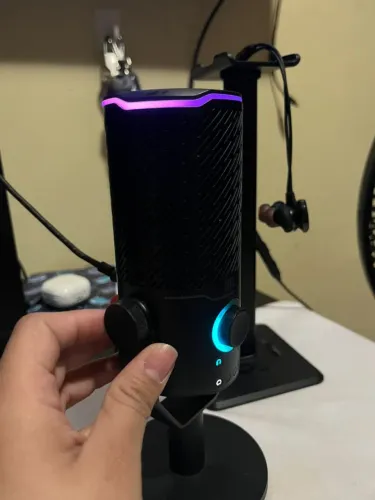 Microfone JBL Quantum Stream Studio RGB USB - Novo