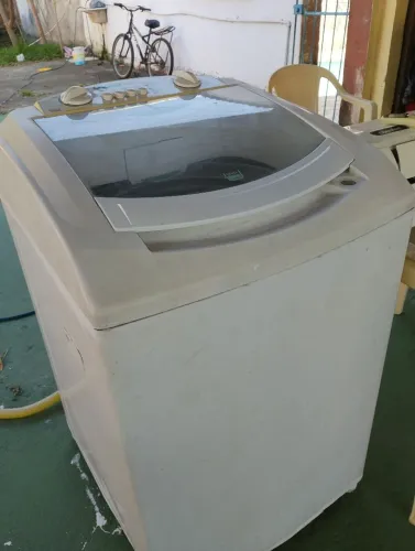 Maquina de lavar Consul 10kg e vaporizador comfee 12 .000BTU com controle remoto volt. 220
