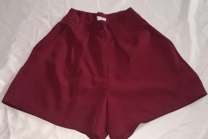 short alfaiataria vinho shein p