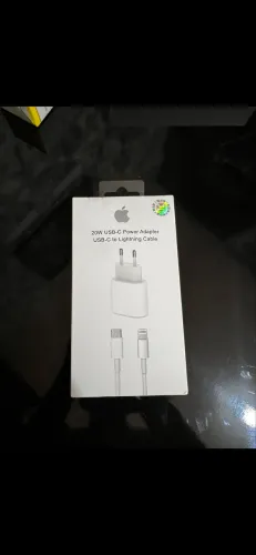 Carregador para IPhones lacrado e barato pra vender hoje