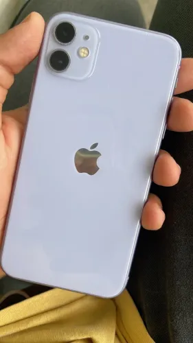 iPhone 11 lilás