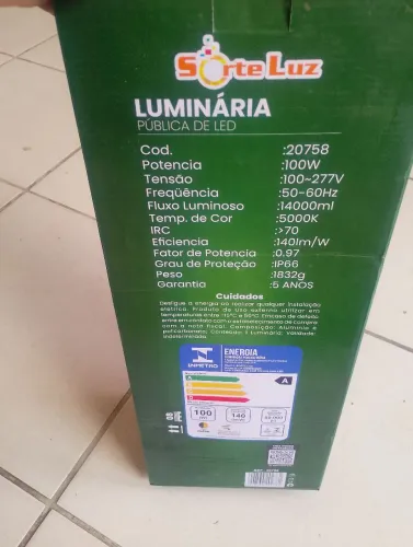 Luminária poste , perfeito para sítios ,fazendinhas e clubes
