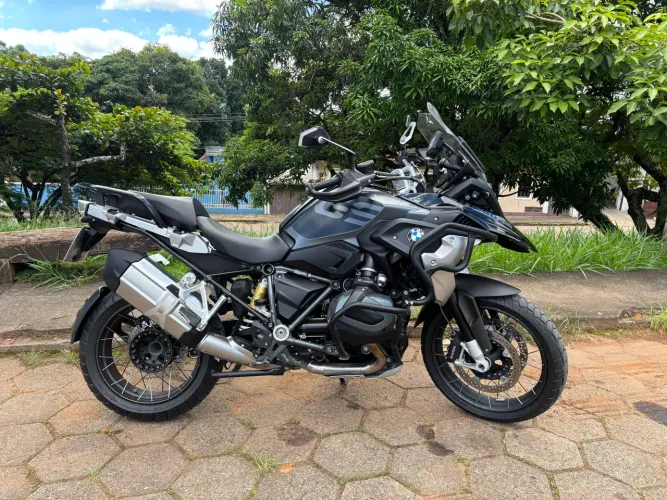 BMW 1250 Triple Black 2024 kit low