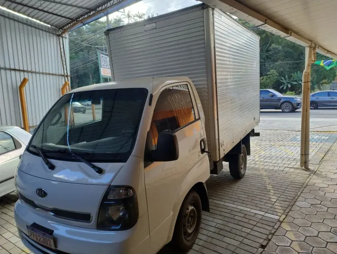 Kia Motors Bongo K-2500 2.5 4X2 TB Diesel 2015