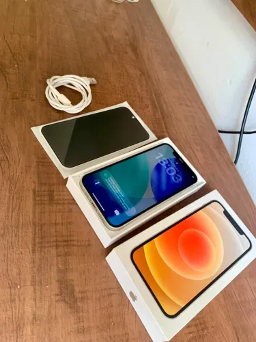 iPhone 12 na caixa!
