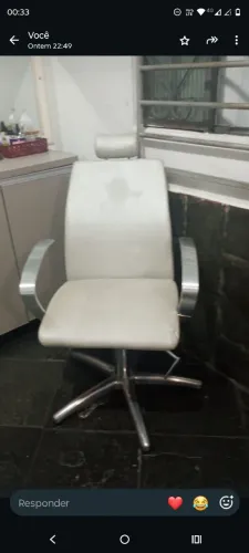Vende se um cadeira de cabeleireiro 