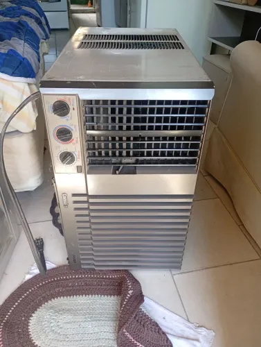 Ar condicionado de janela 10.000