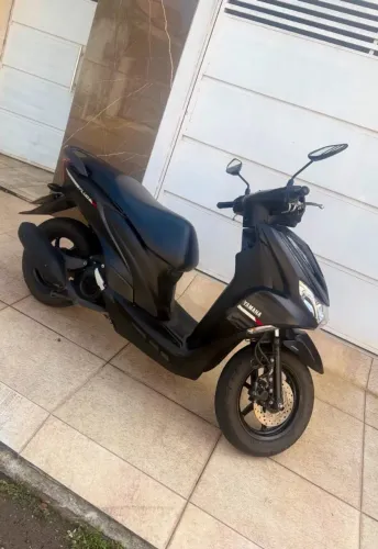 Yamaha fluo 24/25