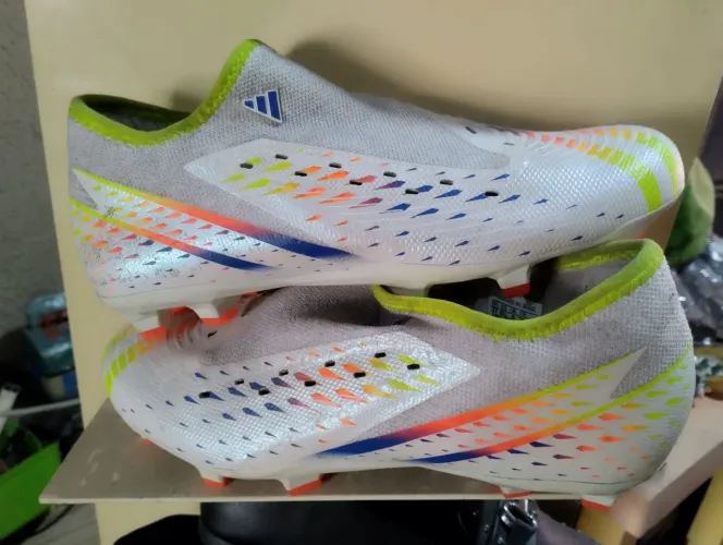Chuteira de campo predator Adidas