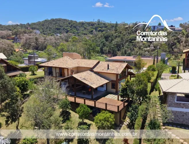 Pedra Azul  Casa Alto Padrão 5 Quartos (2 Suítes) para Comprar no Villaggio Verdi, Domingo