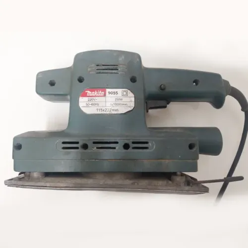 Lixadeira Makita 9055
