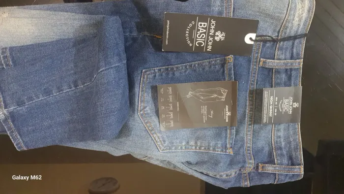 Calça Jhon Jhon skinny nova