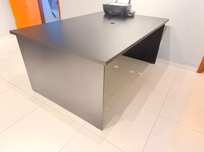 Mesa de escritório 1,80 X 1,20 m