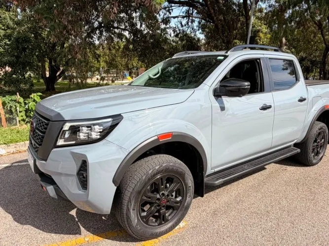 Nissan Frontier Pro4x CD 4X4 2.3 Bi-TB Die. AUT 2025
