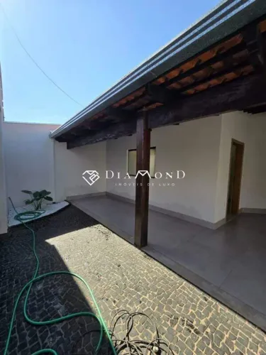 Casa à venda, 3 quartos, 1 suíte, 2 vagas, Jardim Europa - Uberlândia/MG