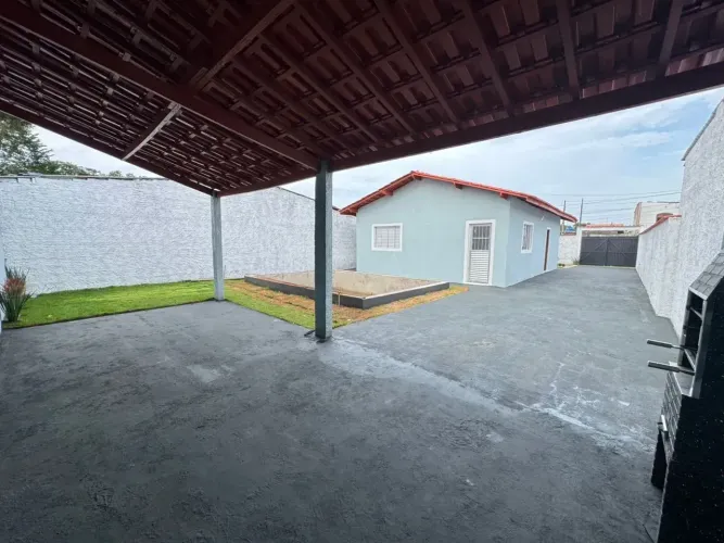 Casa nova com piscina para venda com 2 quartos em Balneário Gaivota - Itanhaém - SP