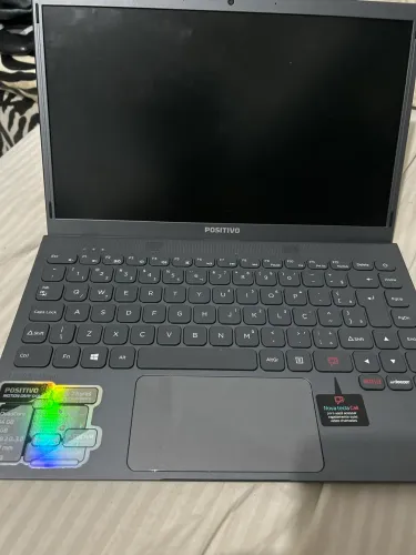 Notebook positivo em perfeito estado