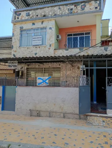 Apto tipo casa andar térreo, independente e com RGI no melhor ponto do bairro